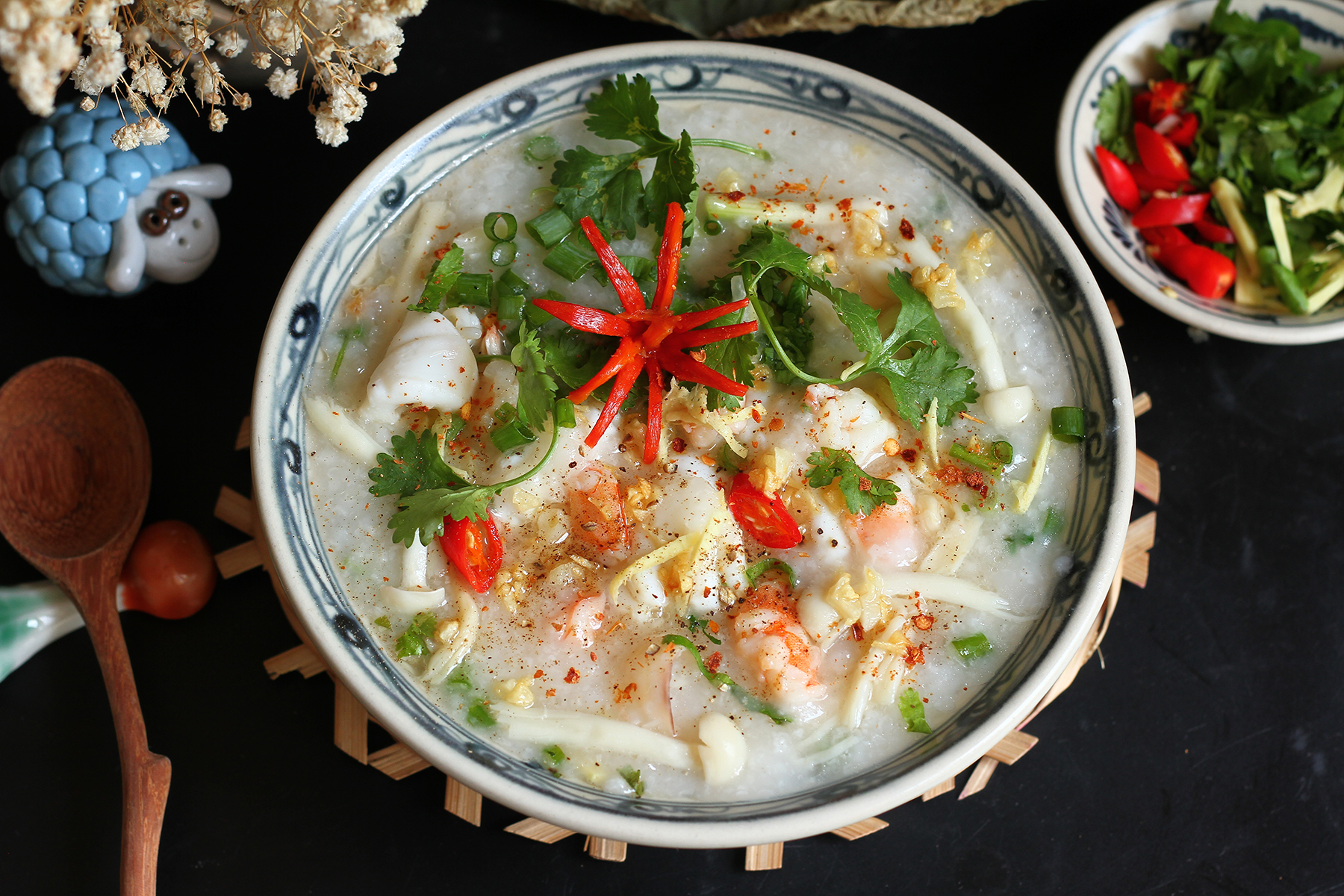 Cháo ăn liền nên được nấu lại nếu cho các thực phẩm tươi sống